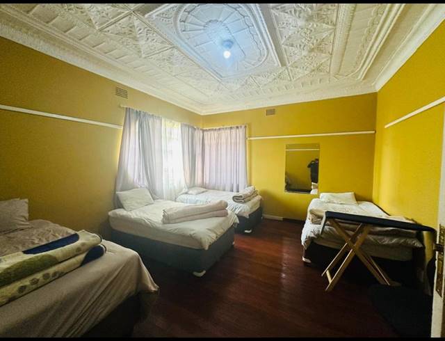 4 BEDROOM HOUSE FOR SALE IN PARKHILL GARDENS